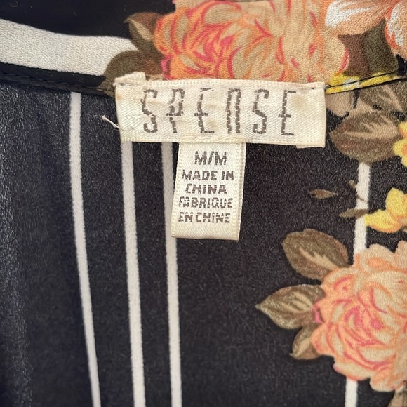 Long sheer sleeveless top (M) - Picture 2 of 4